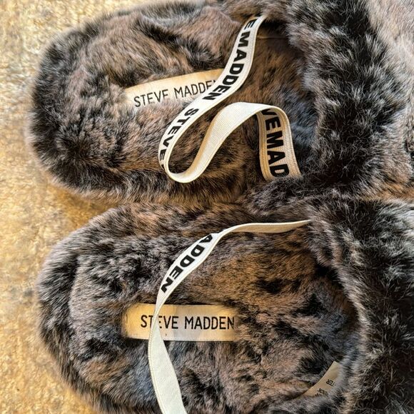 Steve Madden faux fur open toe fuzzy slippers w/elastic back strap size M - Picture 3 of 6